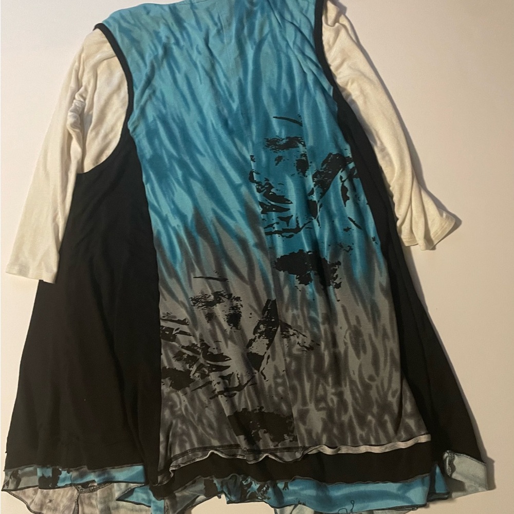 Parsley & Sage Teal to Cream Ombre Top with Button Placket - Picture 4 of 6